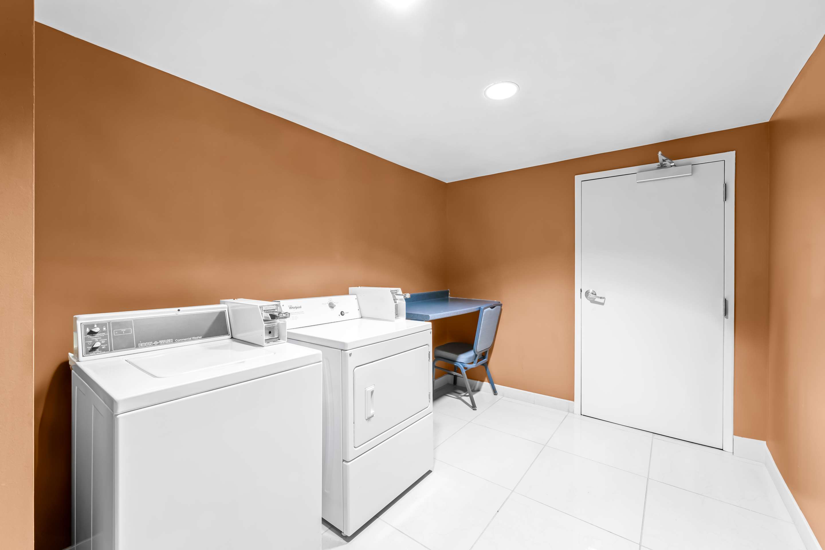Laundry | Hampton Inn & Suites Charlotte Airport