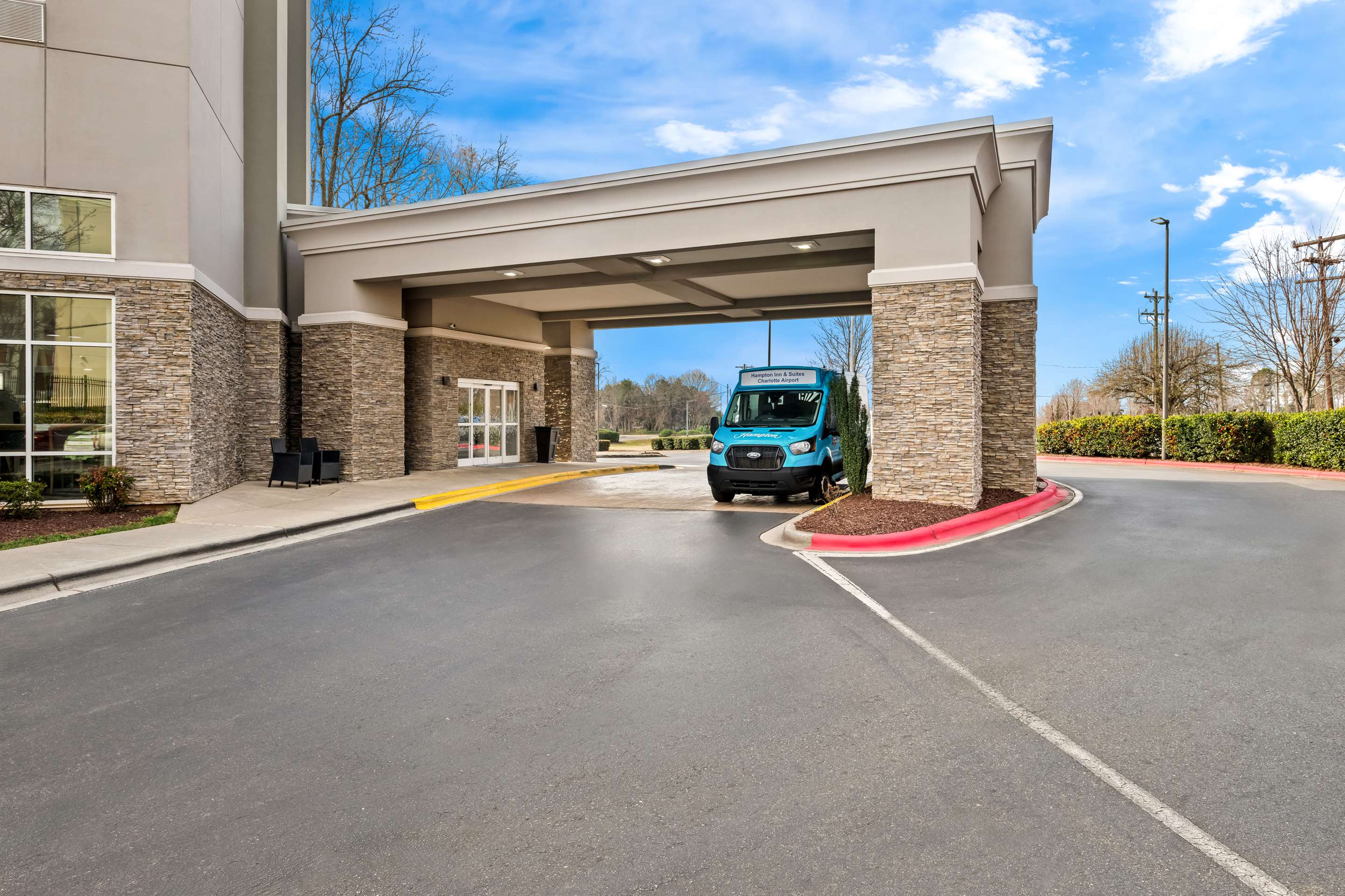 Exterior | Hampton Inn & Suites Charlotte Airport