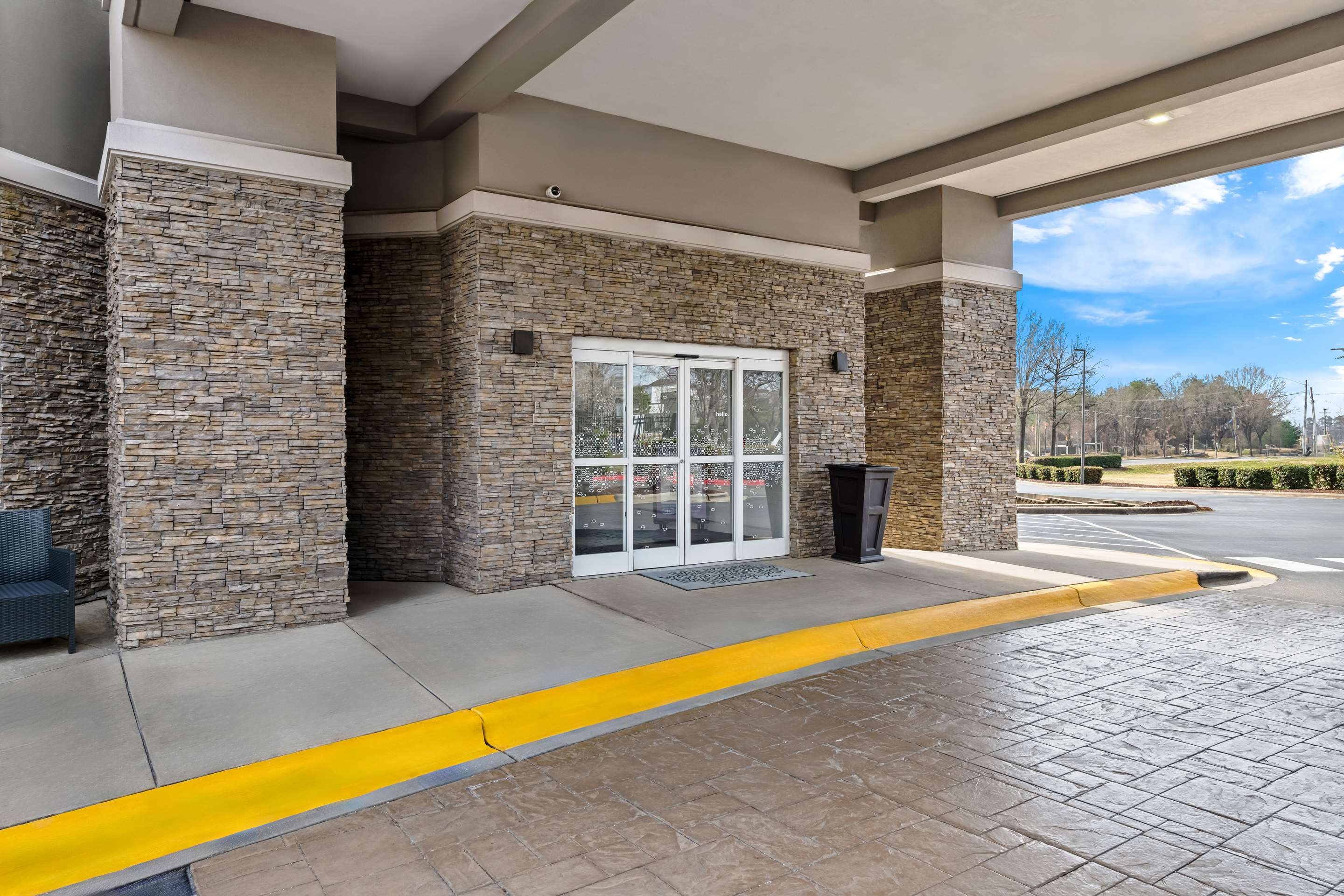 Exterior | Hampton Inn & Suites Charlotte Airport