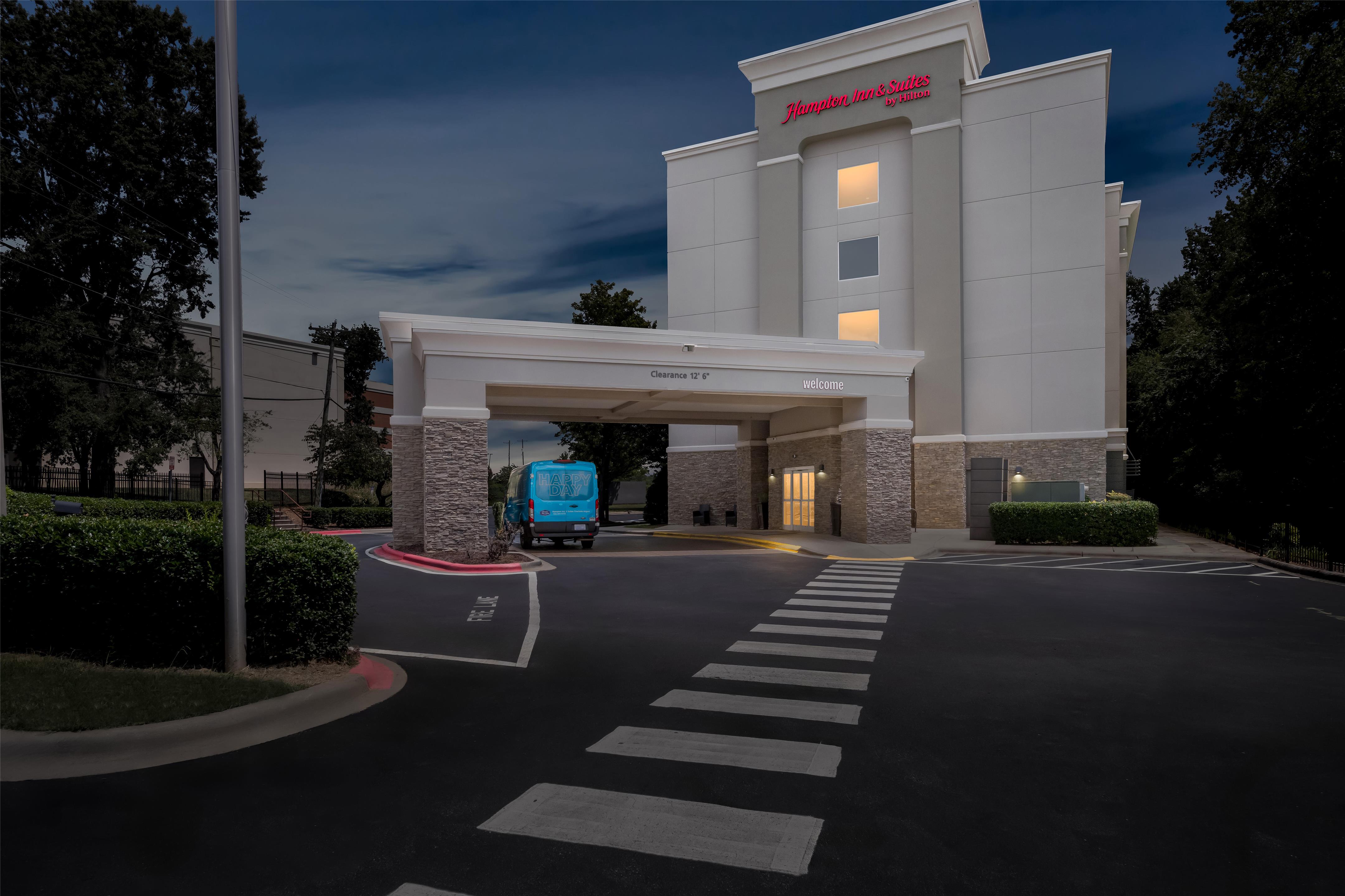Exterior | Hampton Inn & Suites Charlotte Airport
