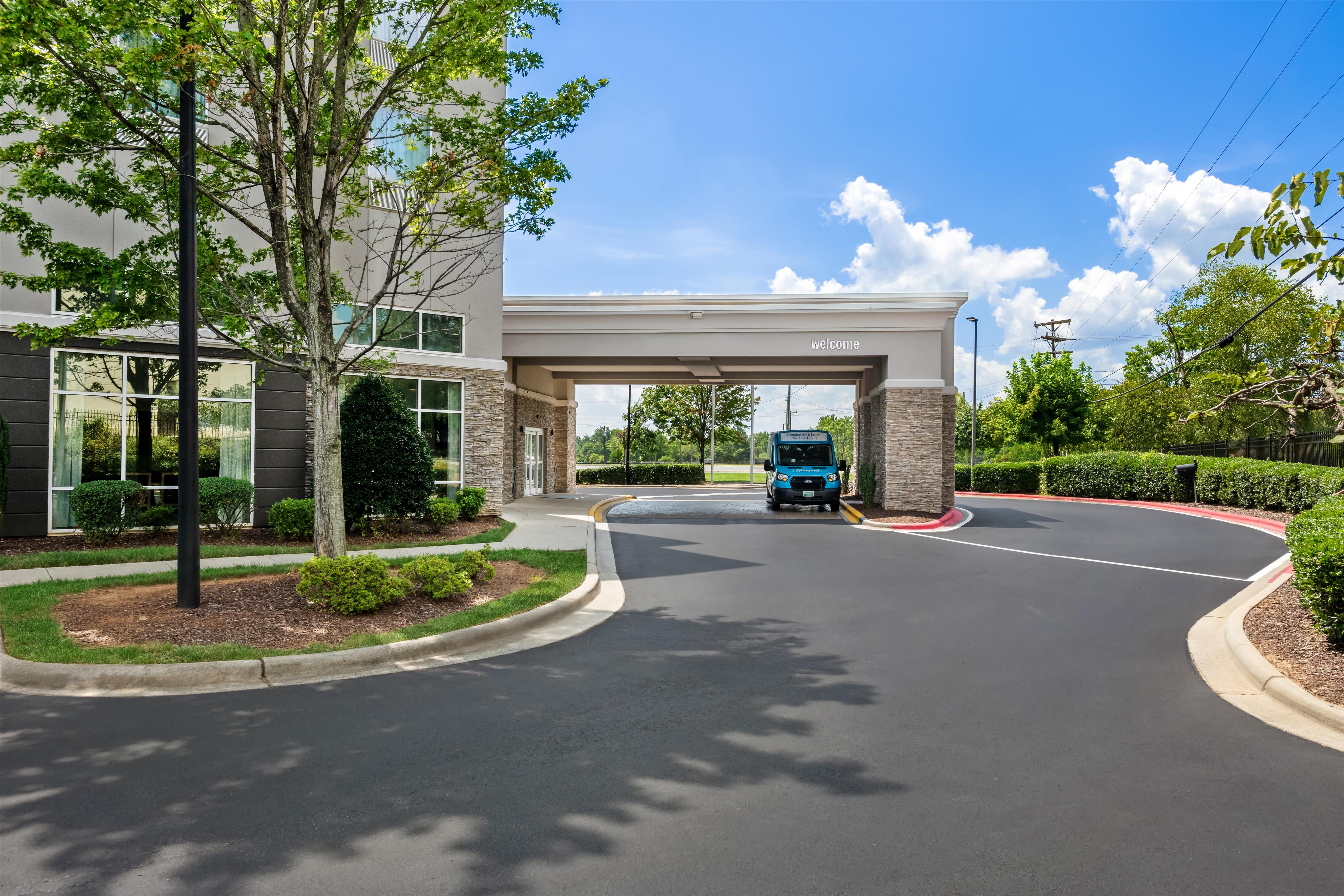 Exterior | Hampton Inn & Suites Charlotte Airport