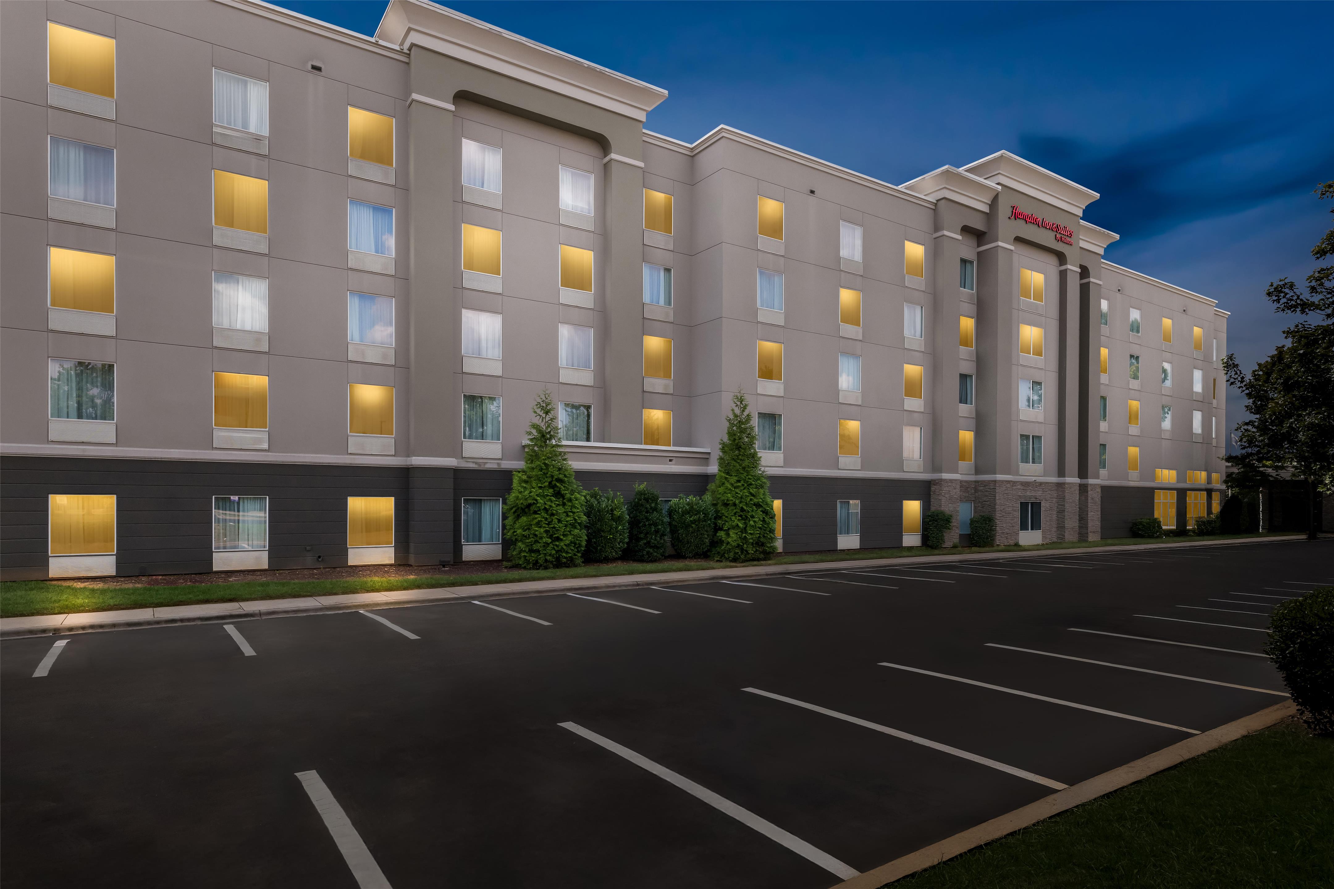 Exterior | Hampton Inn & Suites Charlotte Airport