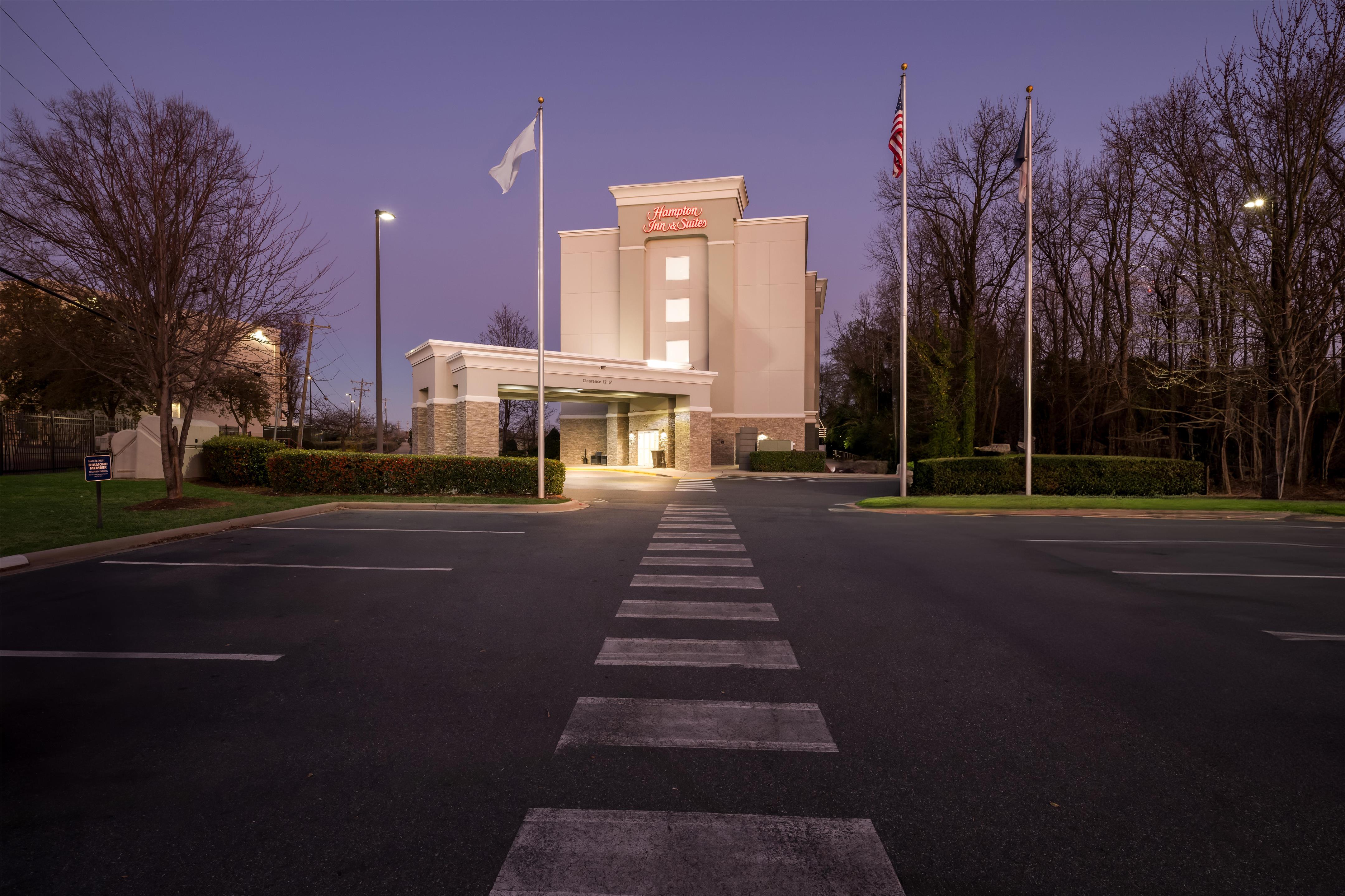 Exterior | Hampton Inn & Suites Charlotte Airport