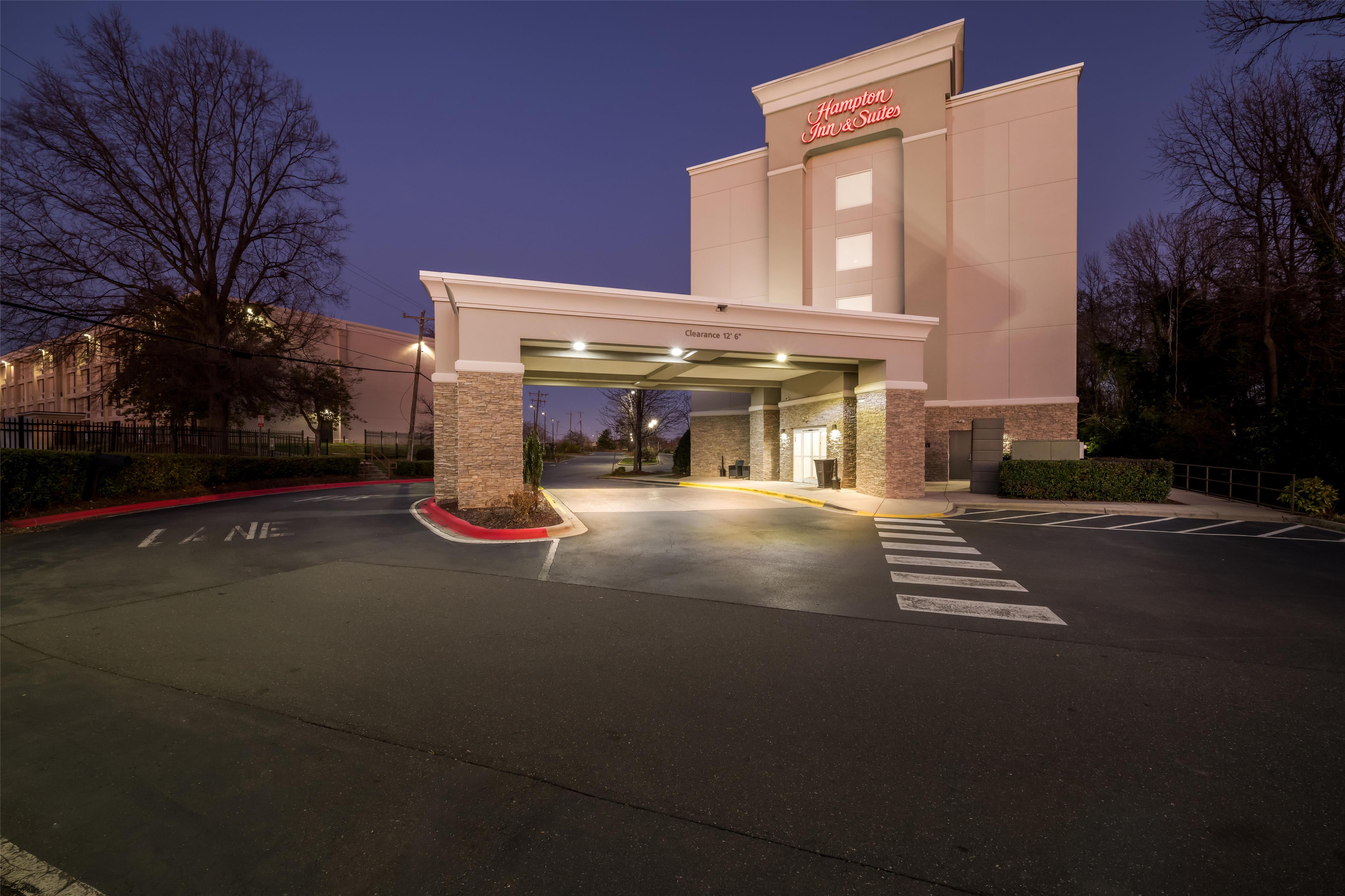 Exterior | Hampton Inn & Suites Charlotte Airport