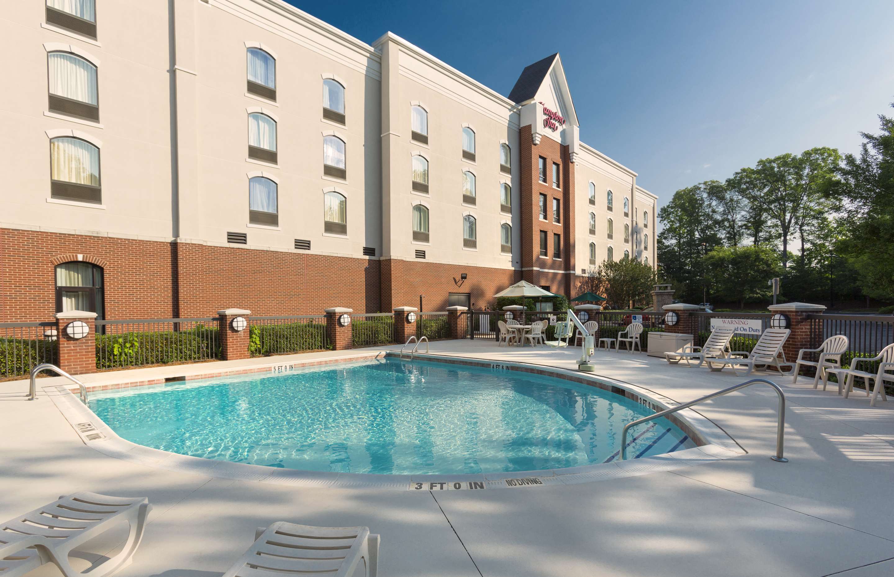 Pool | Hampton Inn Charlotte-Belmont at Montcross