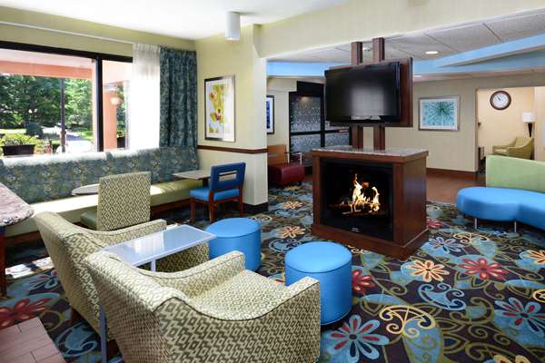  - Hampton Inn Cornelius - I-77, Exit 28