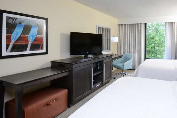  - Hampton Inn Cornelius - I-77, Exit 28
