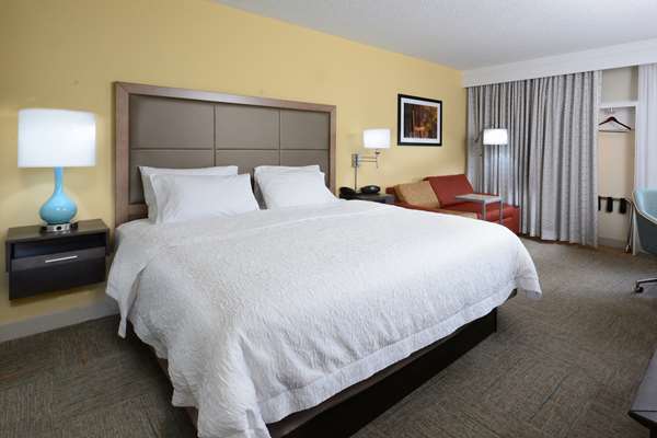  - Hampton Inn Cornelius - I-77, Exit 28