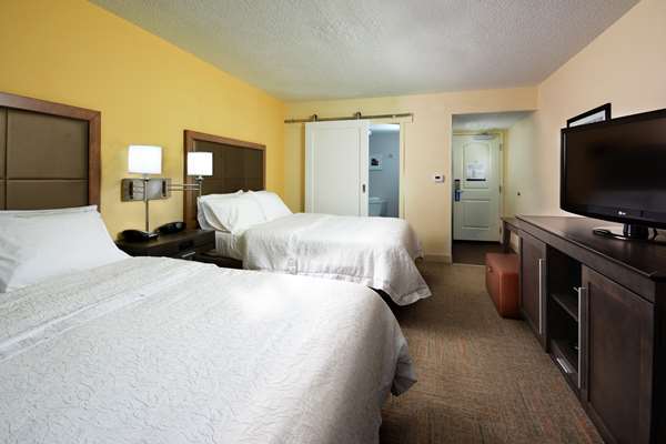  - Hampton Inn Cornelius - I-77, Exit 28