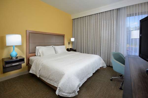  - Hampton Inn Cornelius - I-77, Exit 28