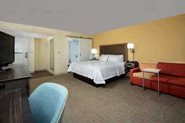  - Hampton Inn Cornelius - I-77, Exit 28