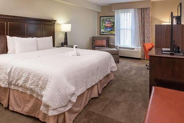 - Hampton Inn & Suites Arrowood Charlotte - I-77, Exit 3
