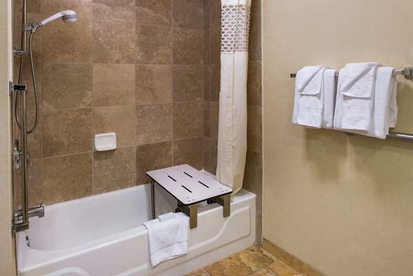  - Hampton Inn & Suites Arrowood Charlotte - I-77, Exit 3