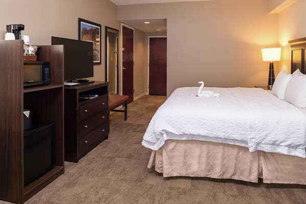  - Hampton Inn & Suites Arrowood Charlotte - I-77, Exit 3