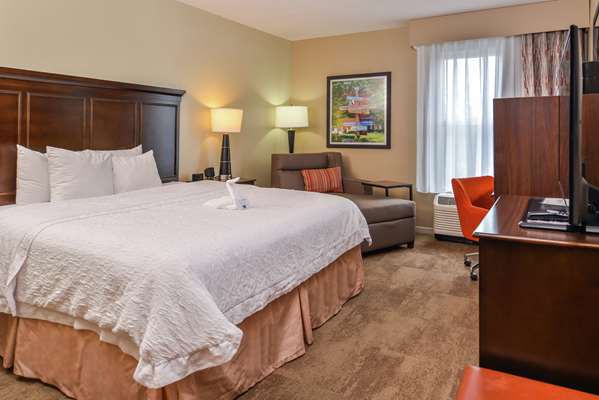  - Hampton Inn & Suites Arrowood Charlotte - I-77, Exit 3