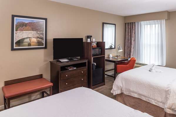  - Hampton Inn & Suites Arrowood Charlotte - I-77, Exit 3
