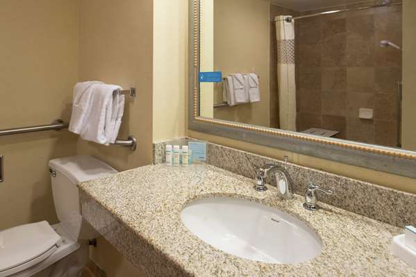  - Hampton Inn & Suites Arrowood Charlotte - I-77, Exit 3