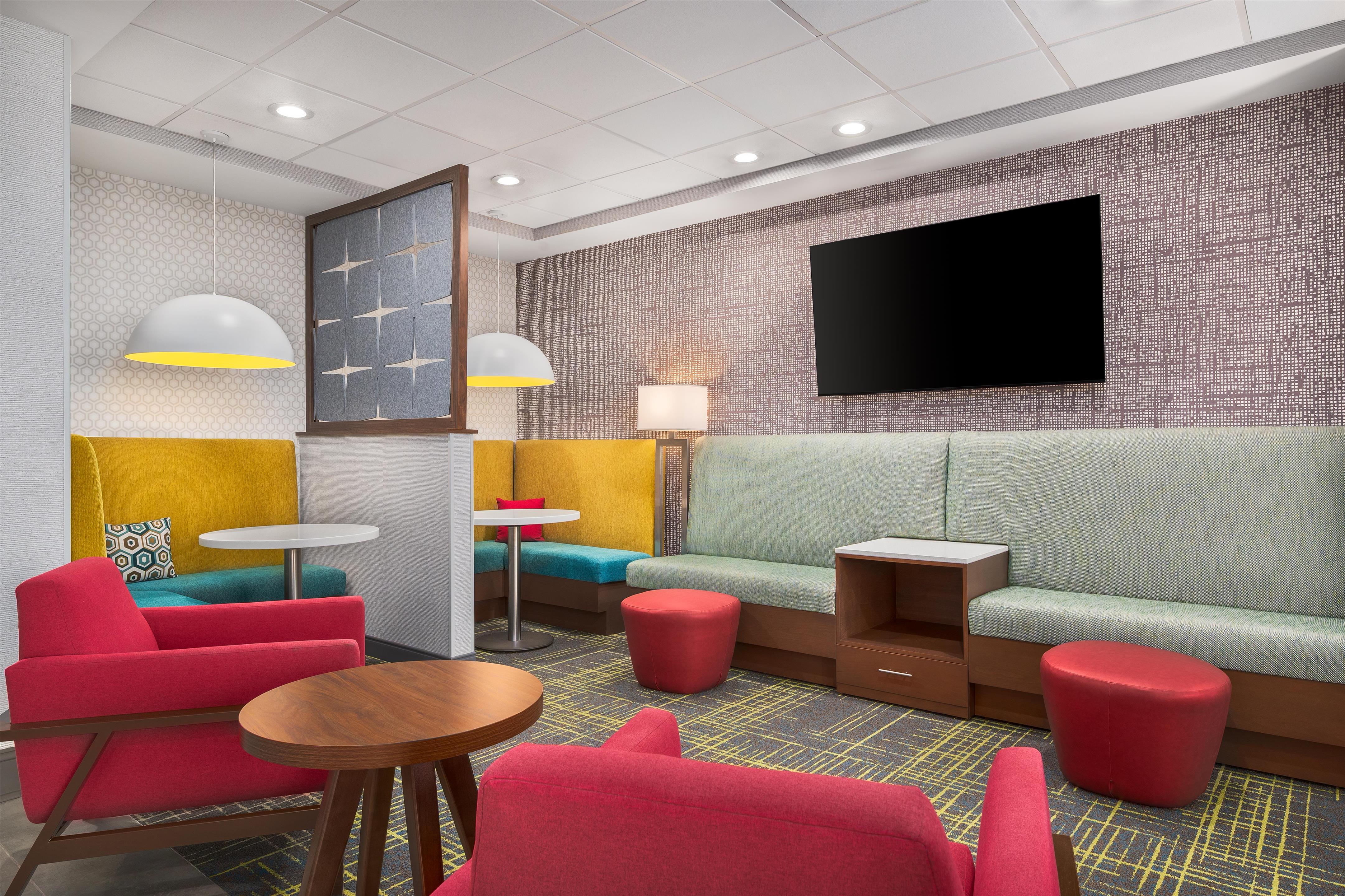 Lobby | Hampton Inn & Suites Charlotte-Arrowood Rd.