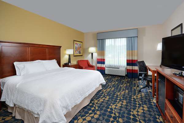  - Hampton Inn & Suites Huntersville - I-77, Exit 23