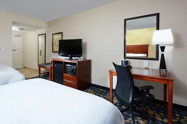  - Hampton Inn & Suites Huntersville - I-77, Exit 23