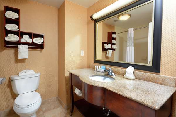  - Hampton Inn & Suites Huntersville - I-77, Exit 23