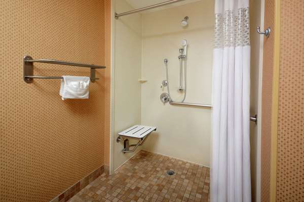  - Hampton Inn & Suites Huntersville - I-77, Exit 23