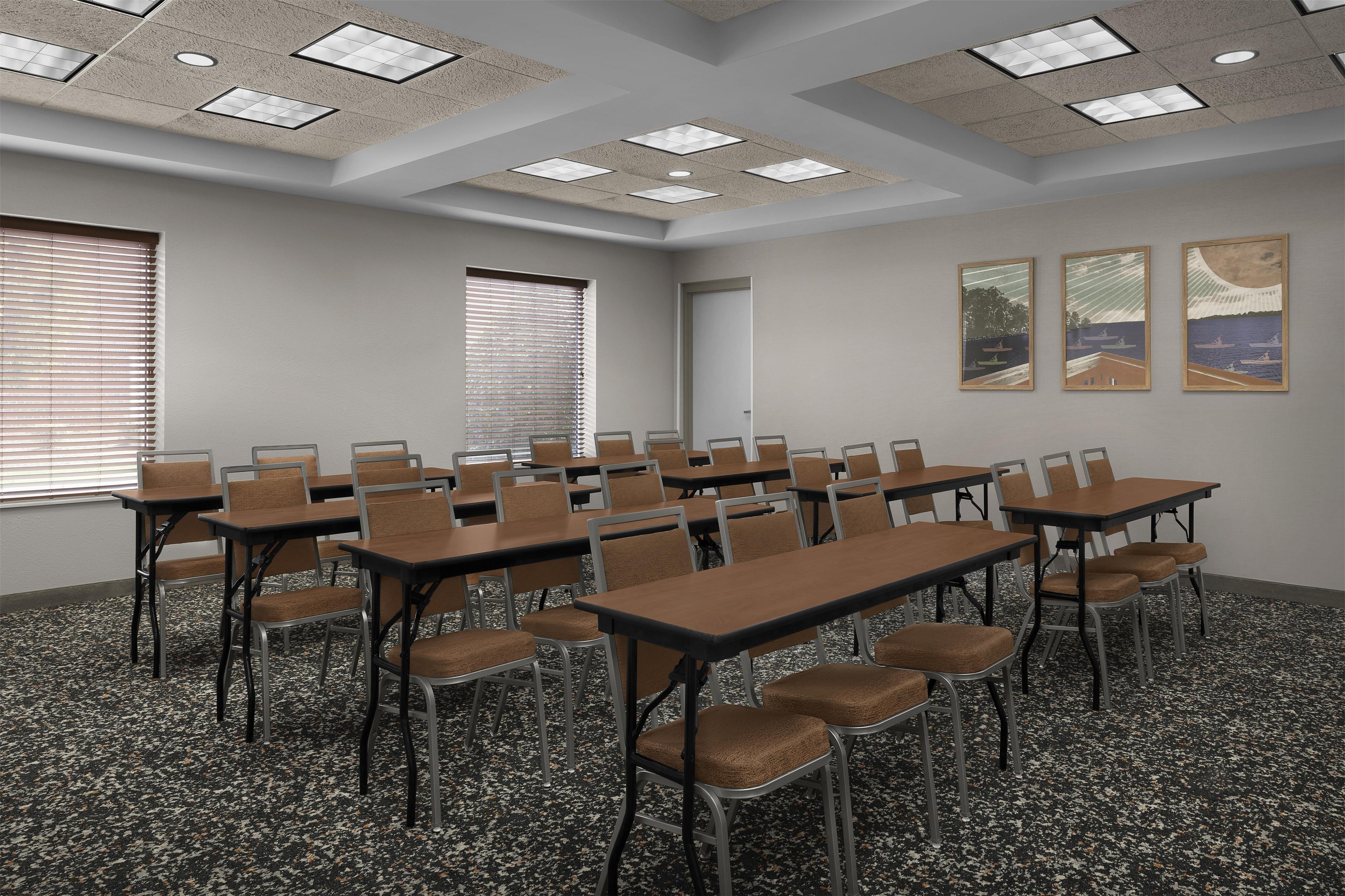 Meeting Room | Hampton Inn & Suites Huntersville