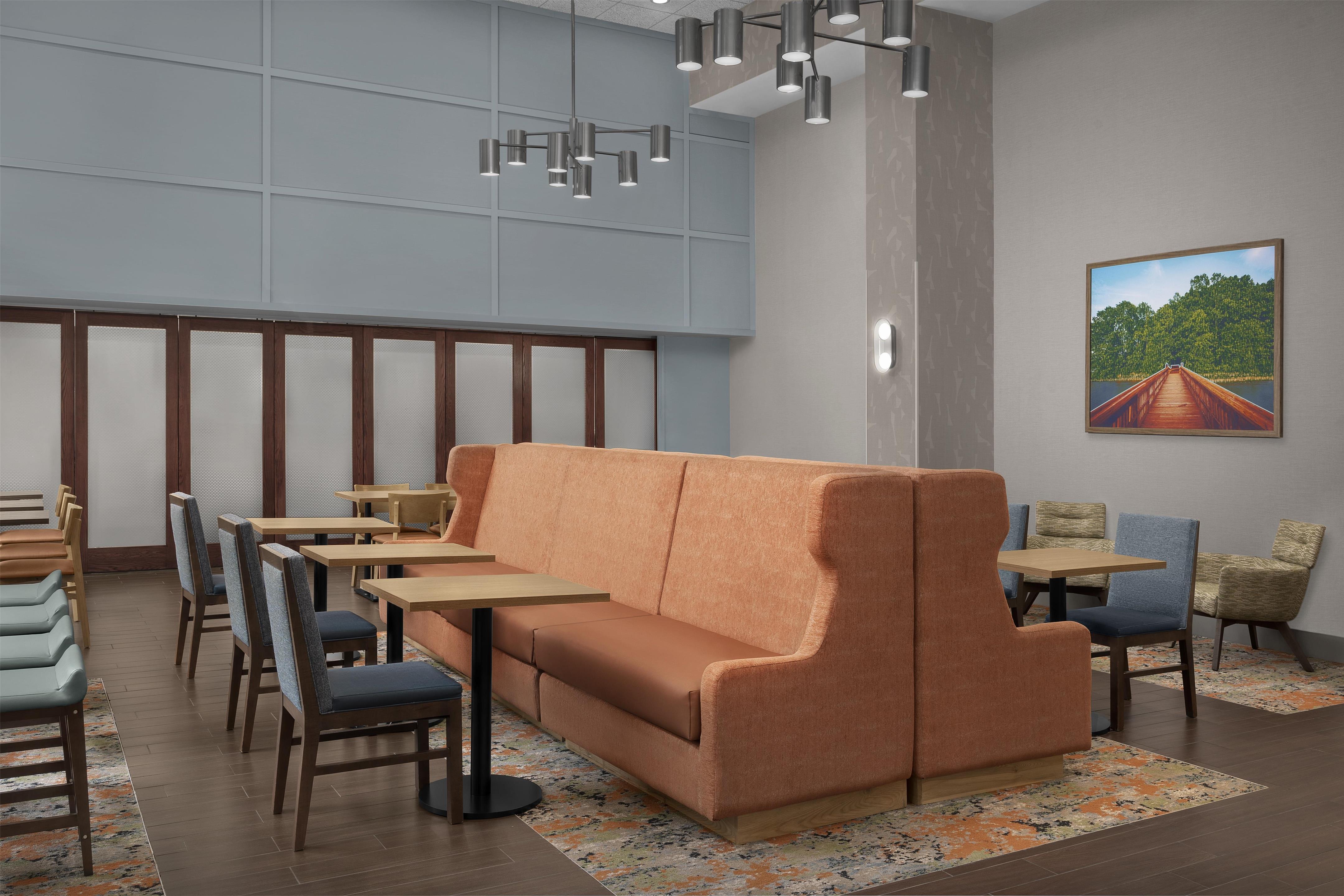Lobby | Hampton Inn & Suites Huntersville