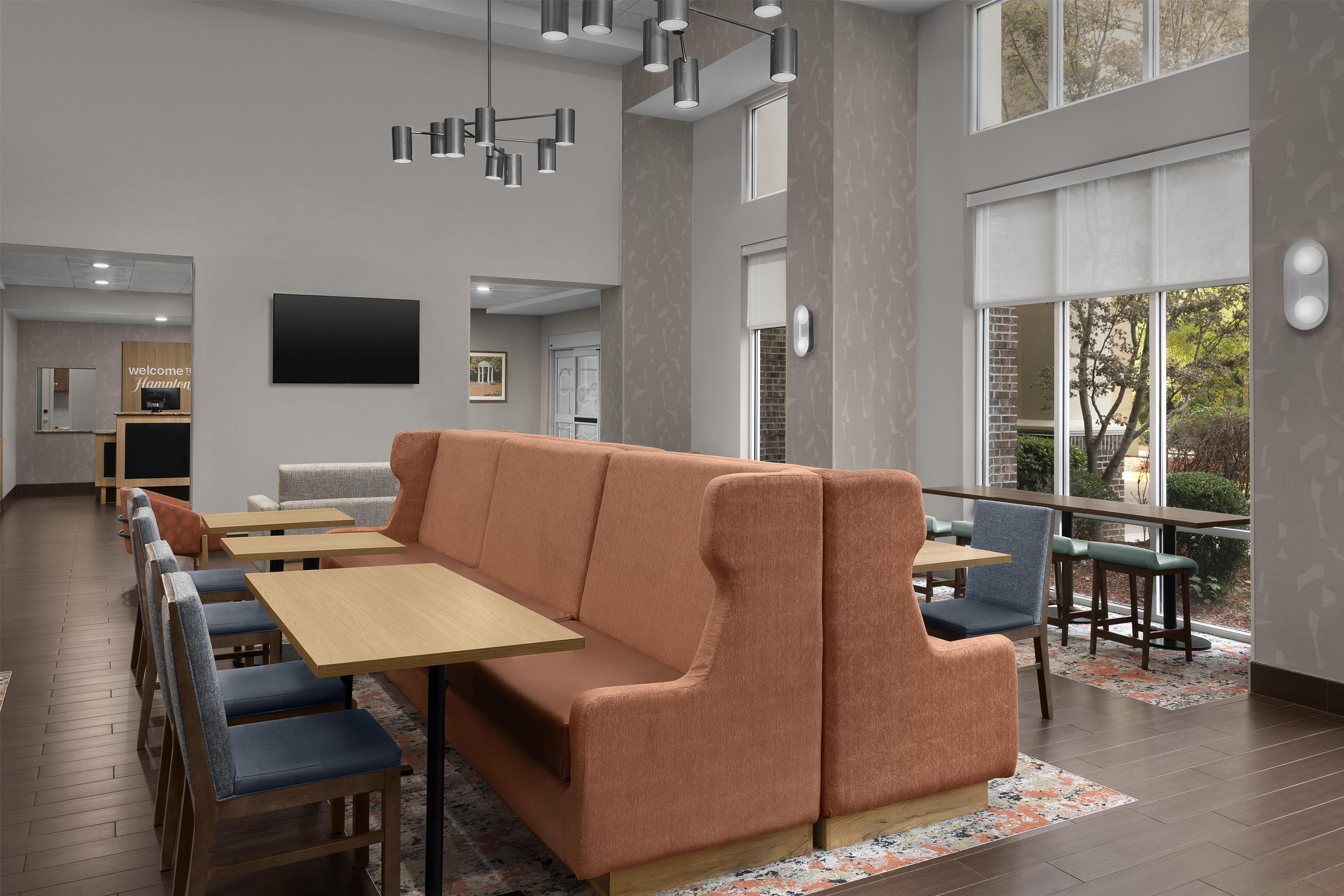Lobby | Hampton Inn & Suites Huntersville