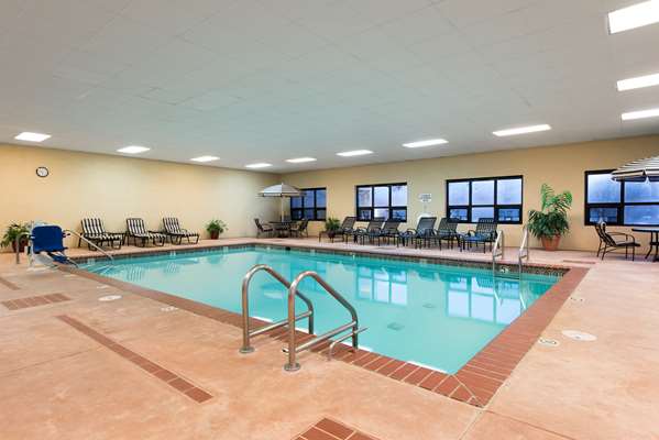 Pool - Hampton Inn Seymour - I-65, Exit 50