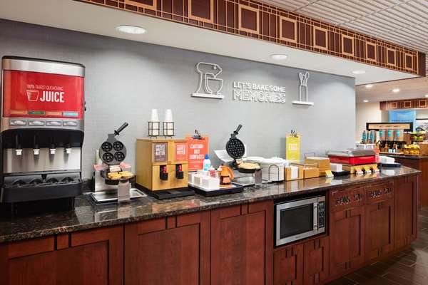 Amenities - Hampton Inn Seymour - I-65, Exit 50