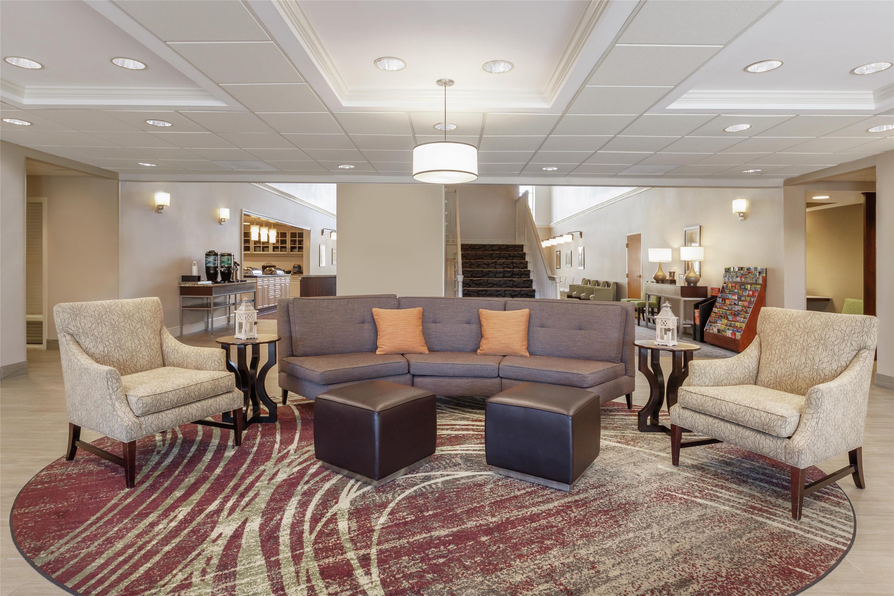 Lobby | Homewood Suites by Hilton St. Petersburg Clearwater