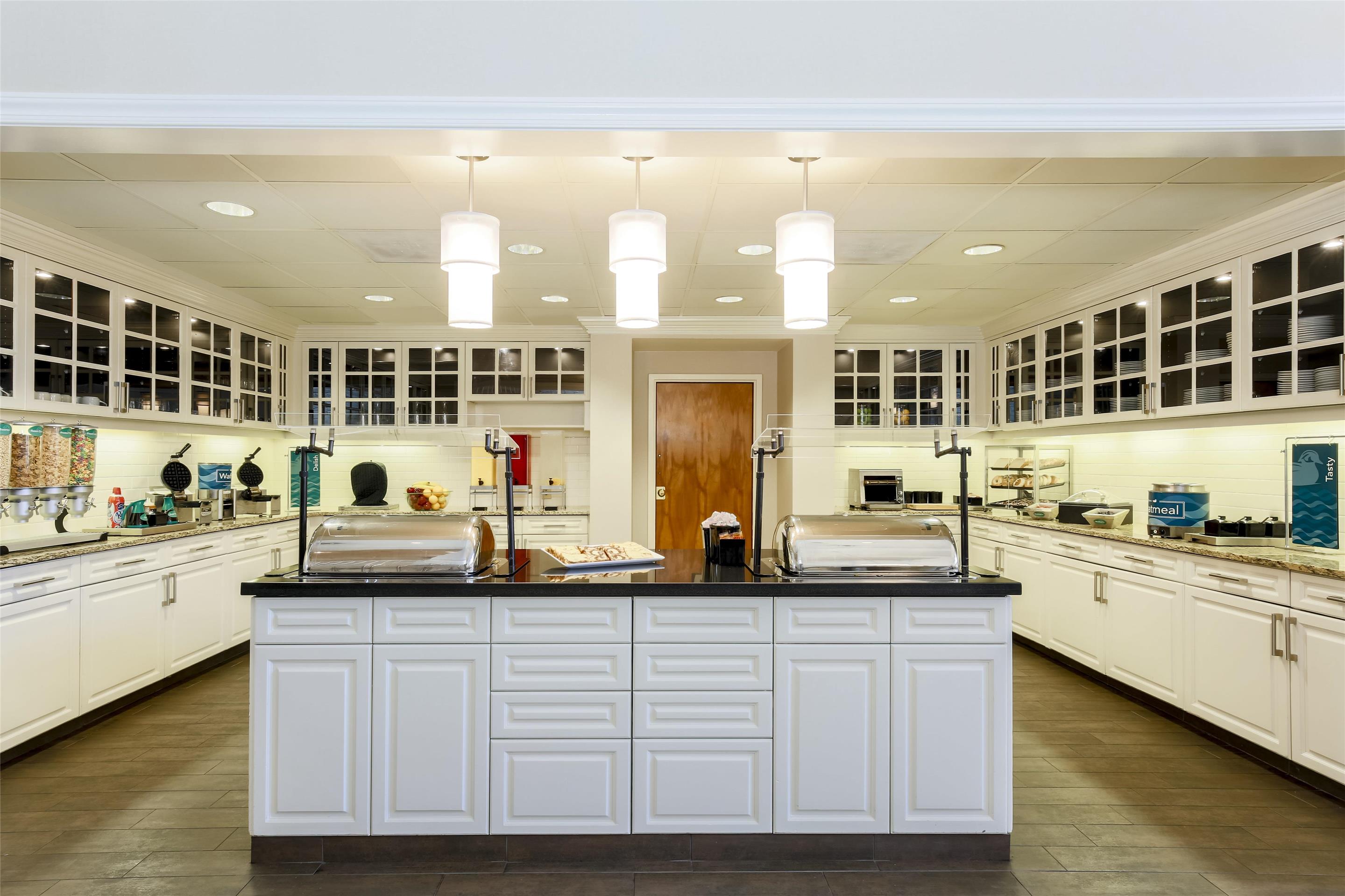 Breakfast Area | Homewood Suites by Hilton St. Petersburg Clearwater