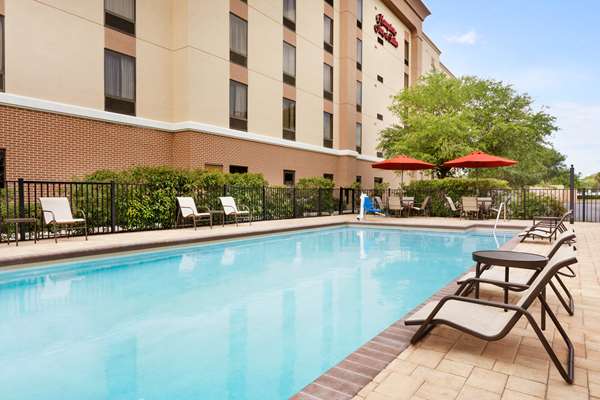 Pool - Hampton Inn & Suites Largo
