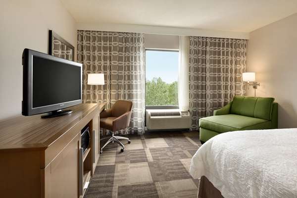  - Hampton Inn & Suites Largo