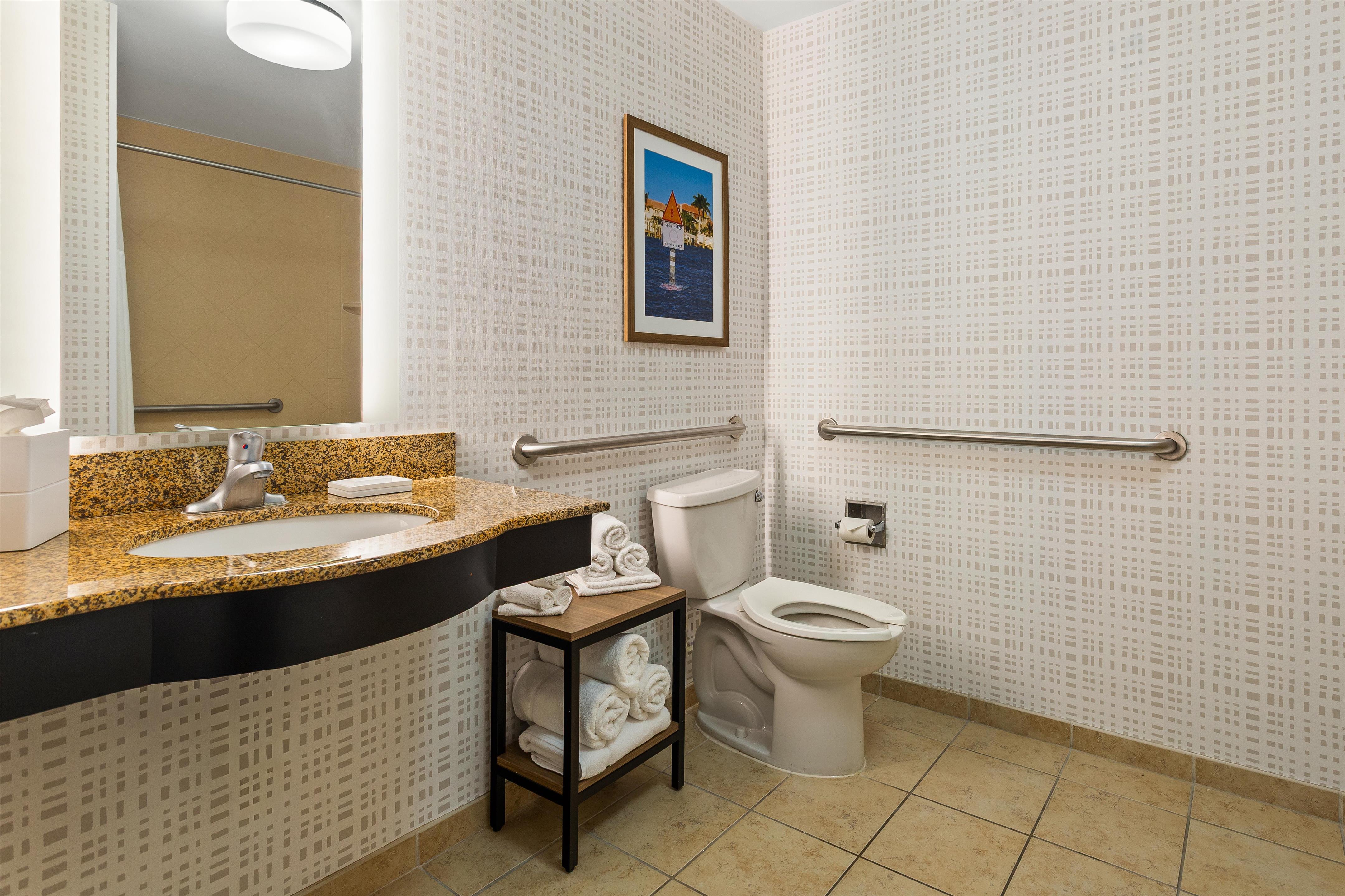 Guest room bath