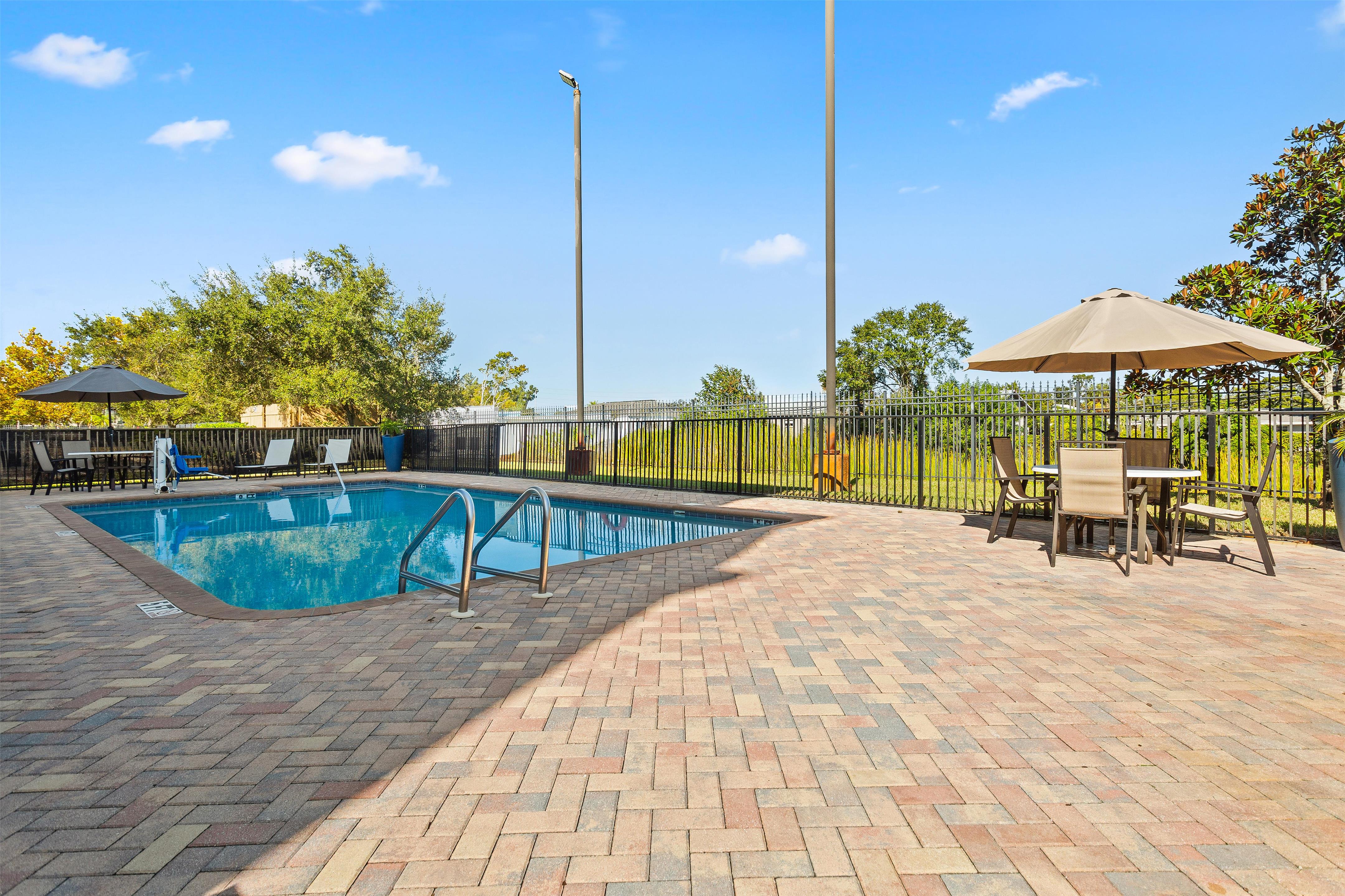 Pool | Hampton Inn & Suites Port Richey