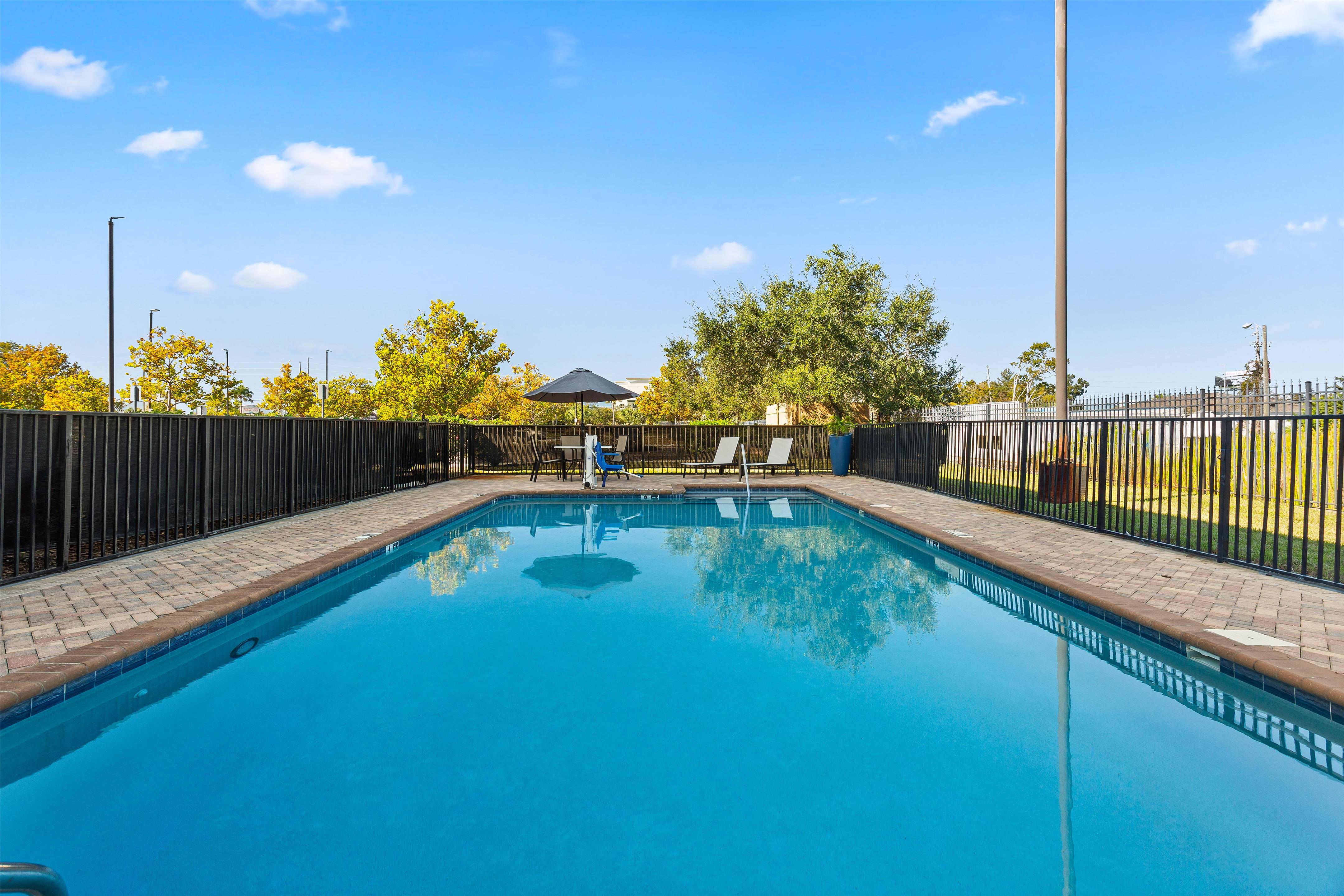 Pool | Hampton Inn & Suites Port Richey