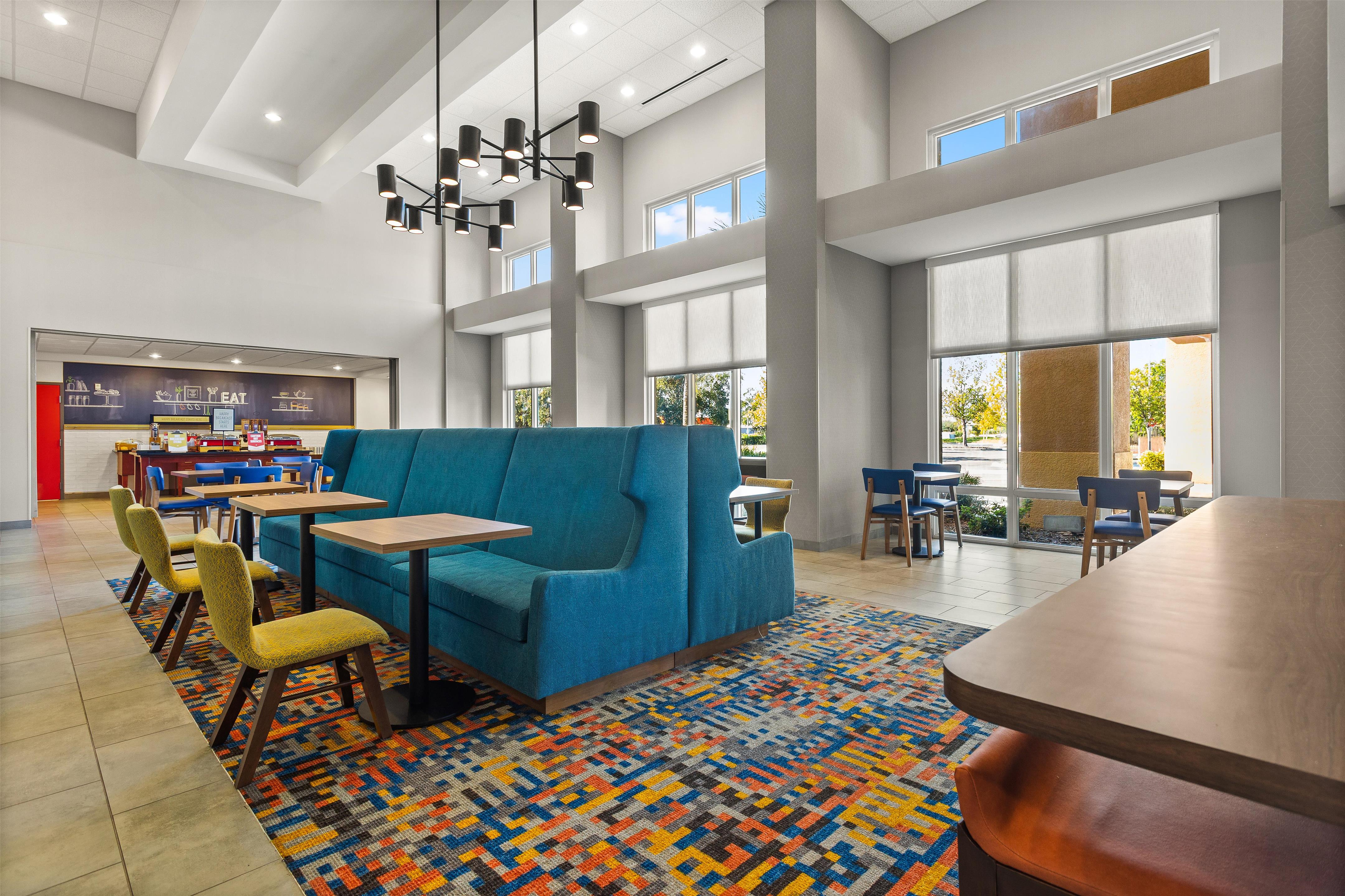 Lobby | Hampton Inn & Suites Port Richey