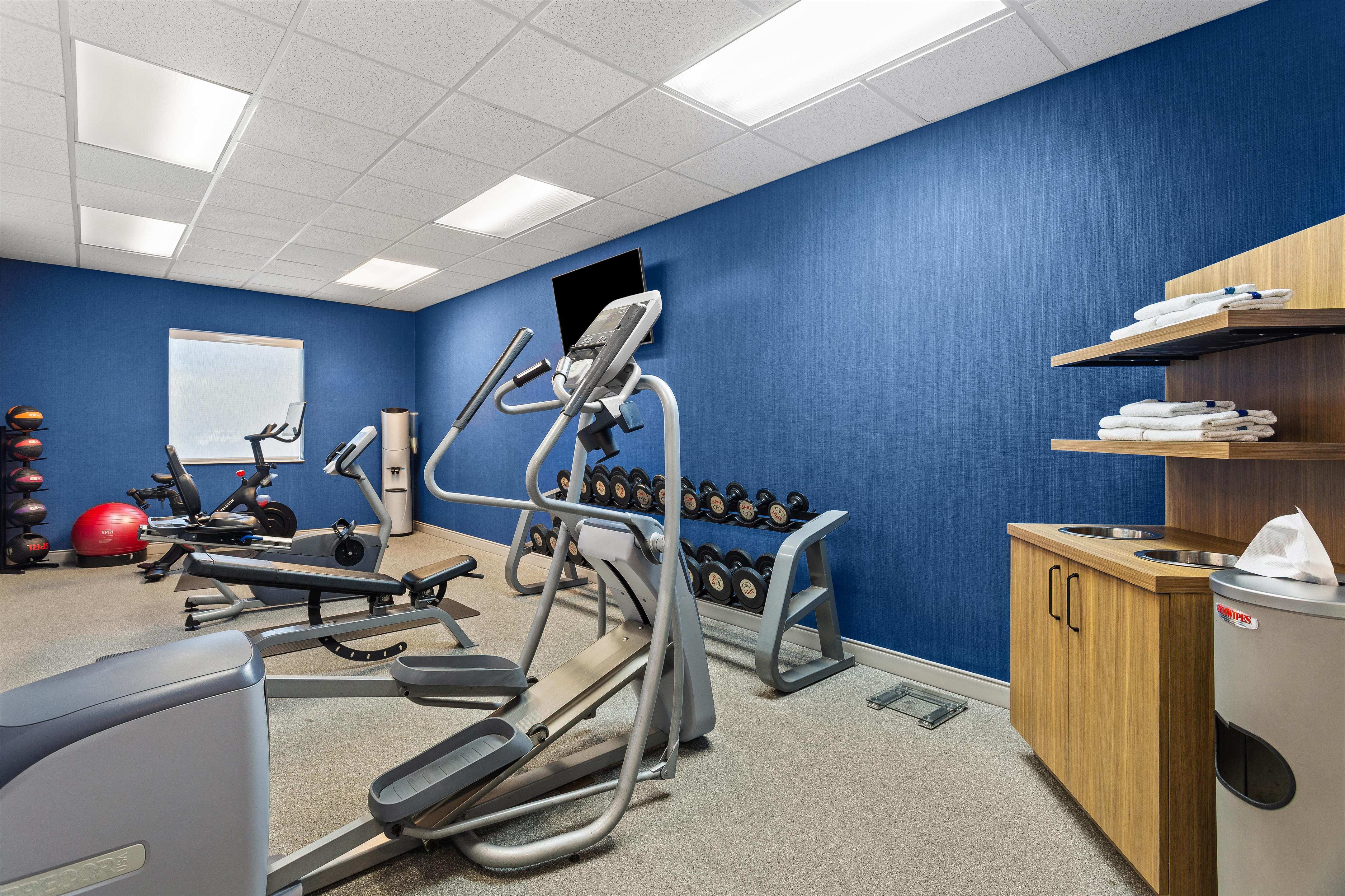 Health club fitness center gym | Hampton Inn & Suites Port Richey