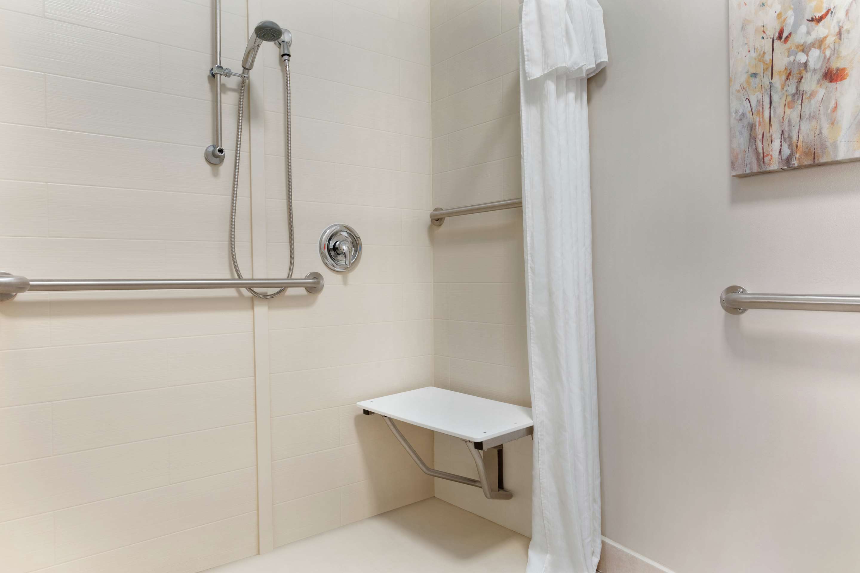 Guest room bath
