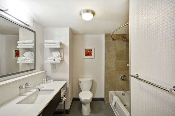  - Hampton Inn & Suites Columbus Easton Area