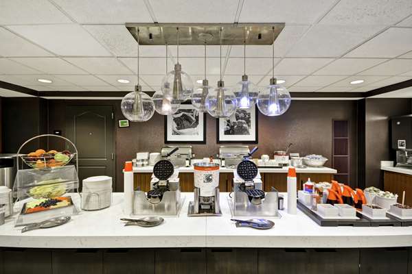 Amenities - Hampton Inn & Suites Columbus Easton Area