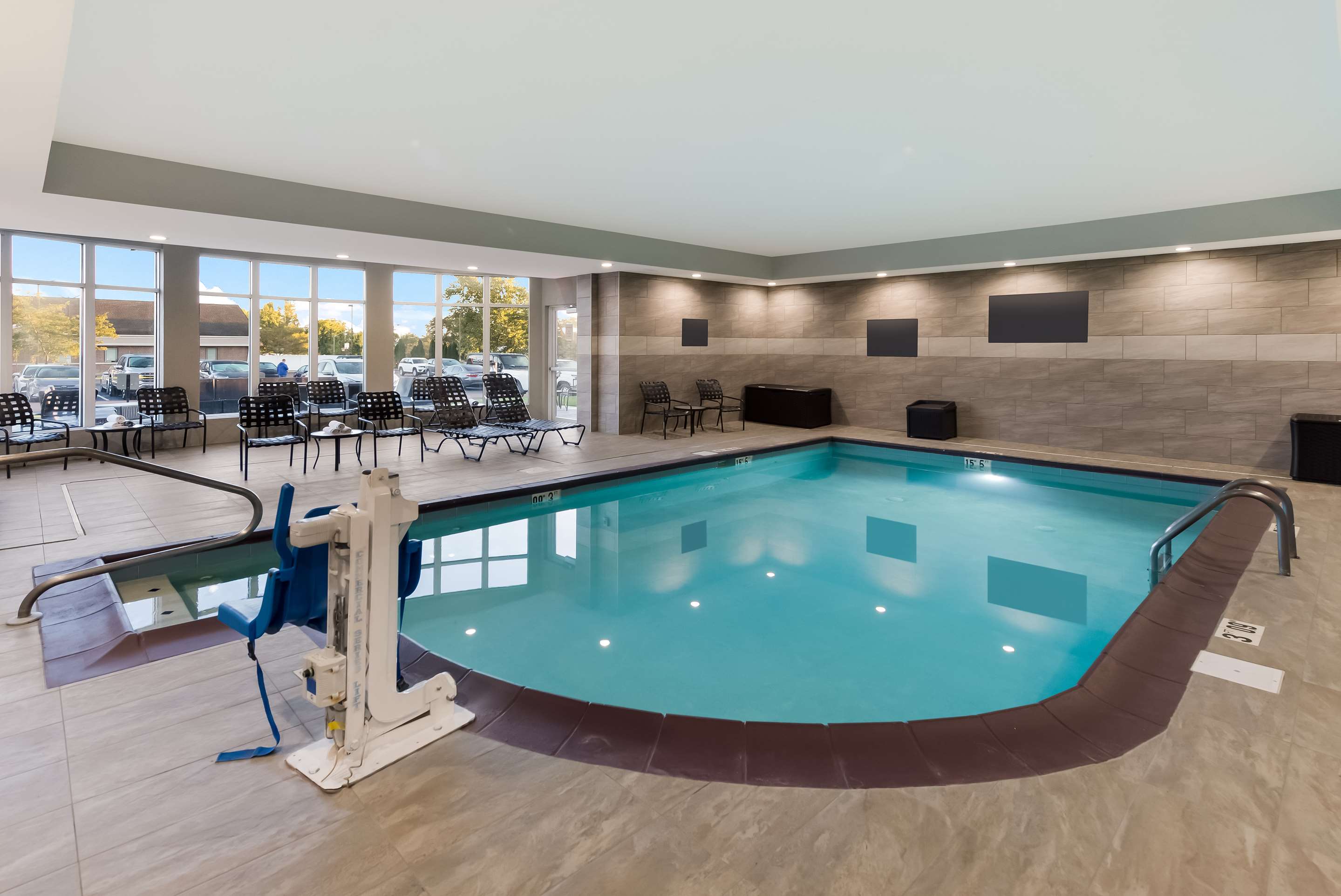 Pool | Hilton Garden Inn Columbus/Grove City