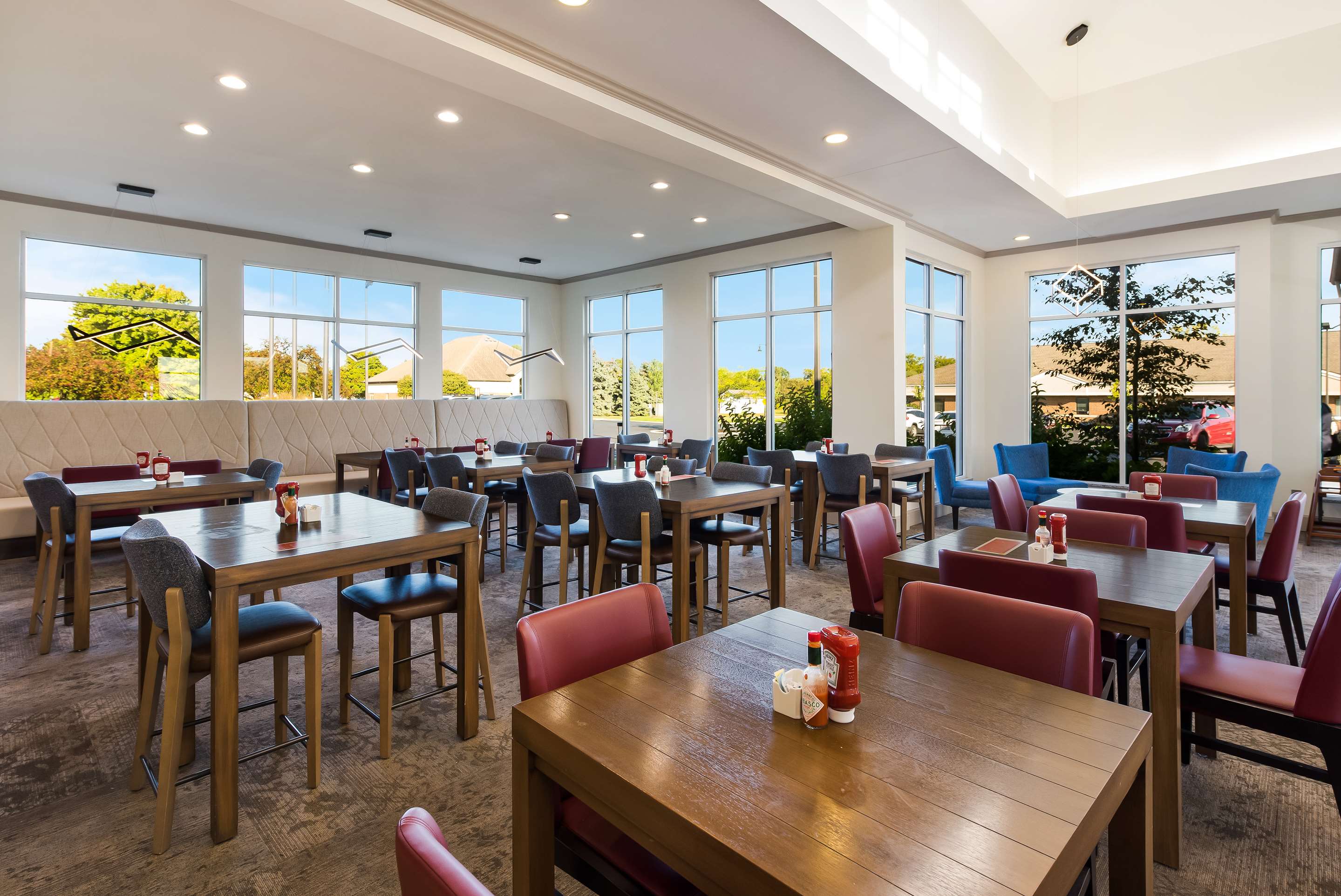 Breakfast Area | Hilton Garden Inn Columbus/Grove City