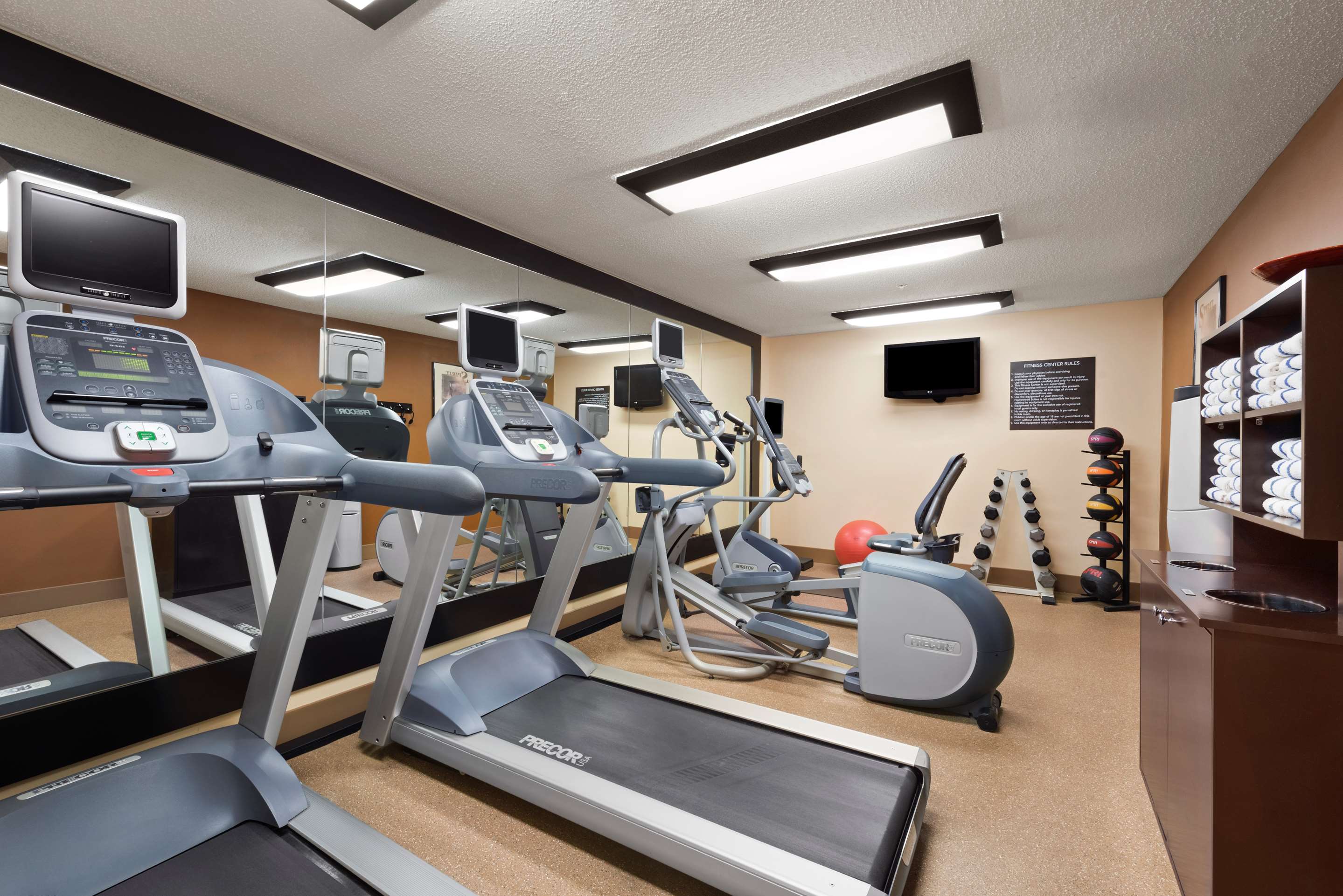 Health club fitness center gym | Homewood Suites Columbus Hilliard