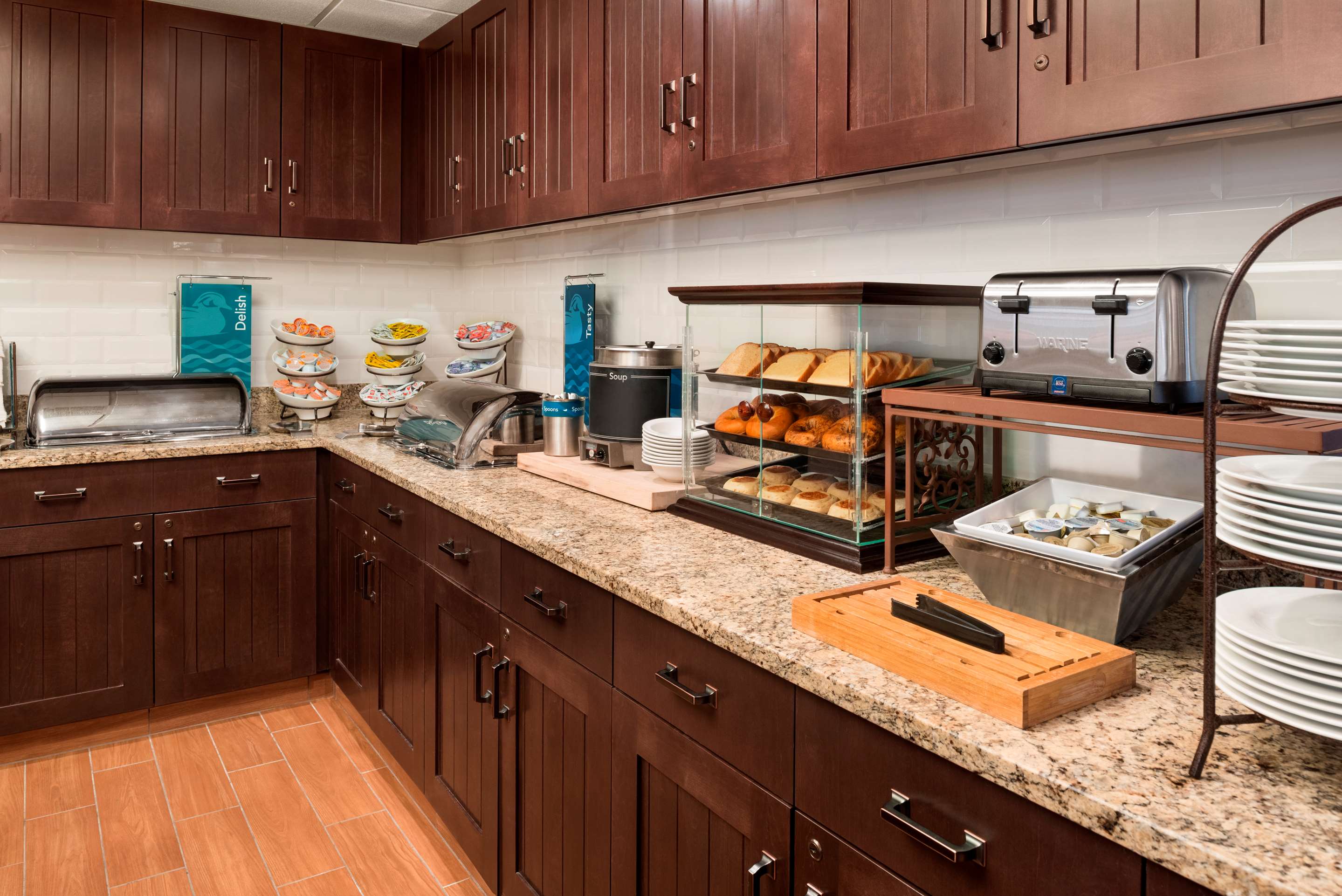 Breakfast Area | Homewood Suites Columbus Hilliard