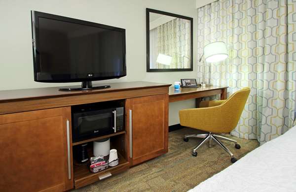  - Hampton Inn & Suites Hilliard - I-270, Exit 13