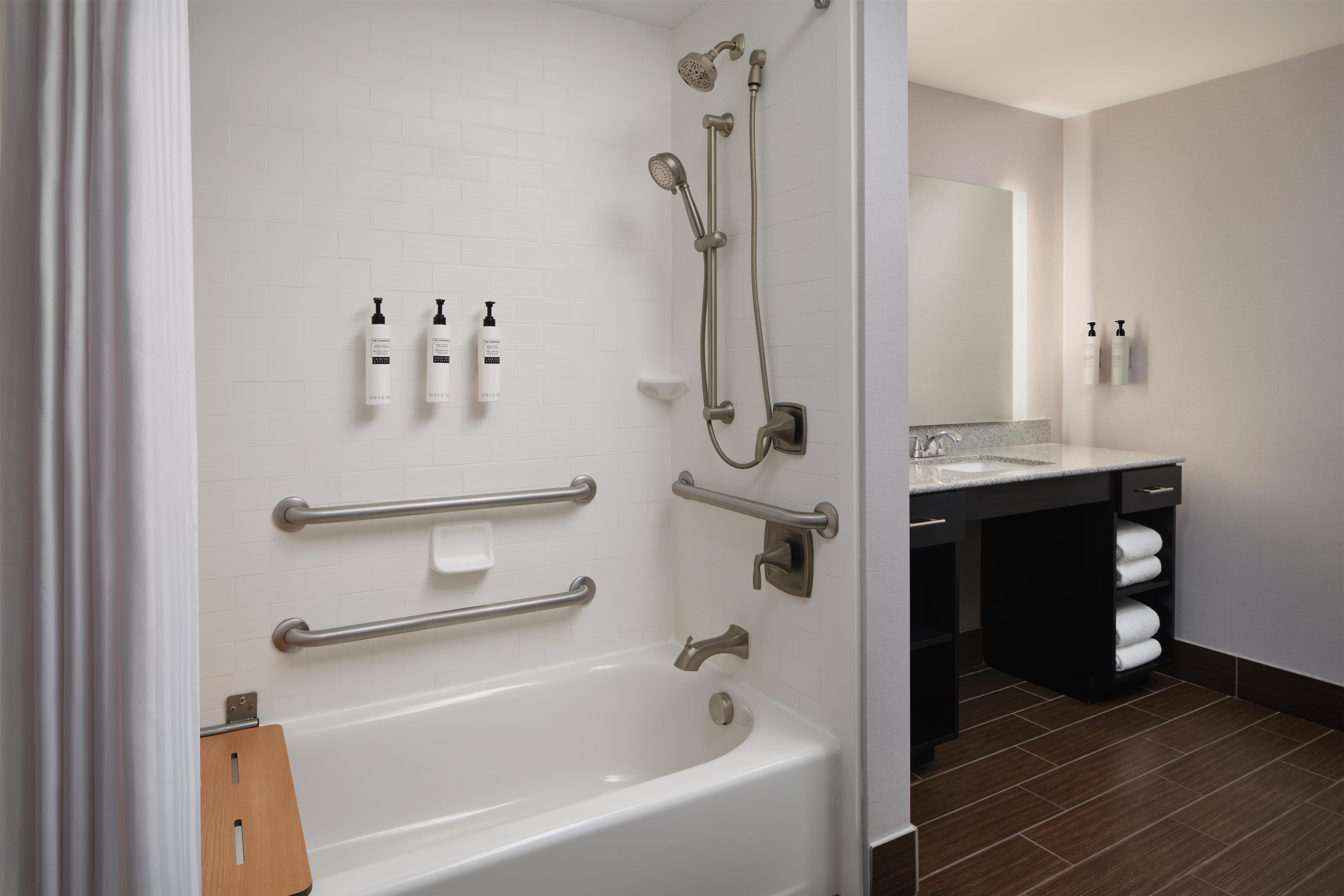 Guest room bath