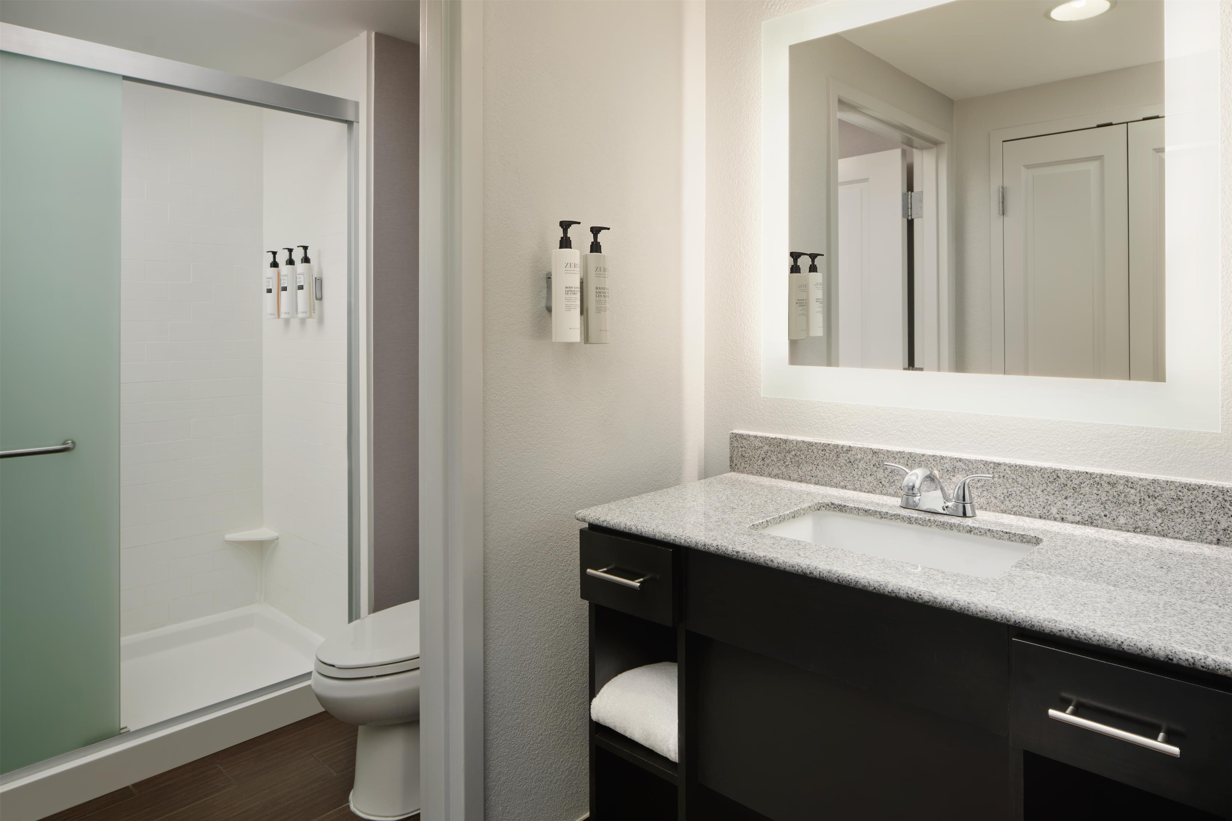 Guest room bath